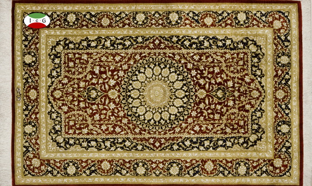 ペルシャ絨毯クムシルク販売専門店、ペルシャ絨毯の手織りの技に表現 